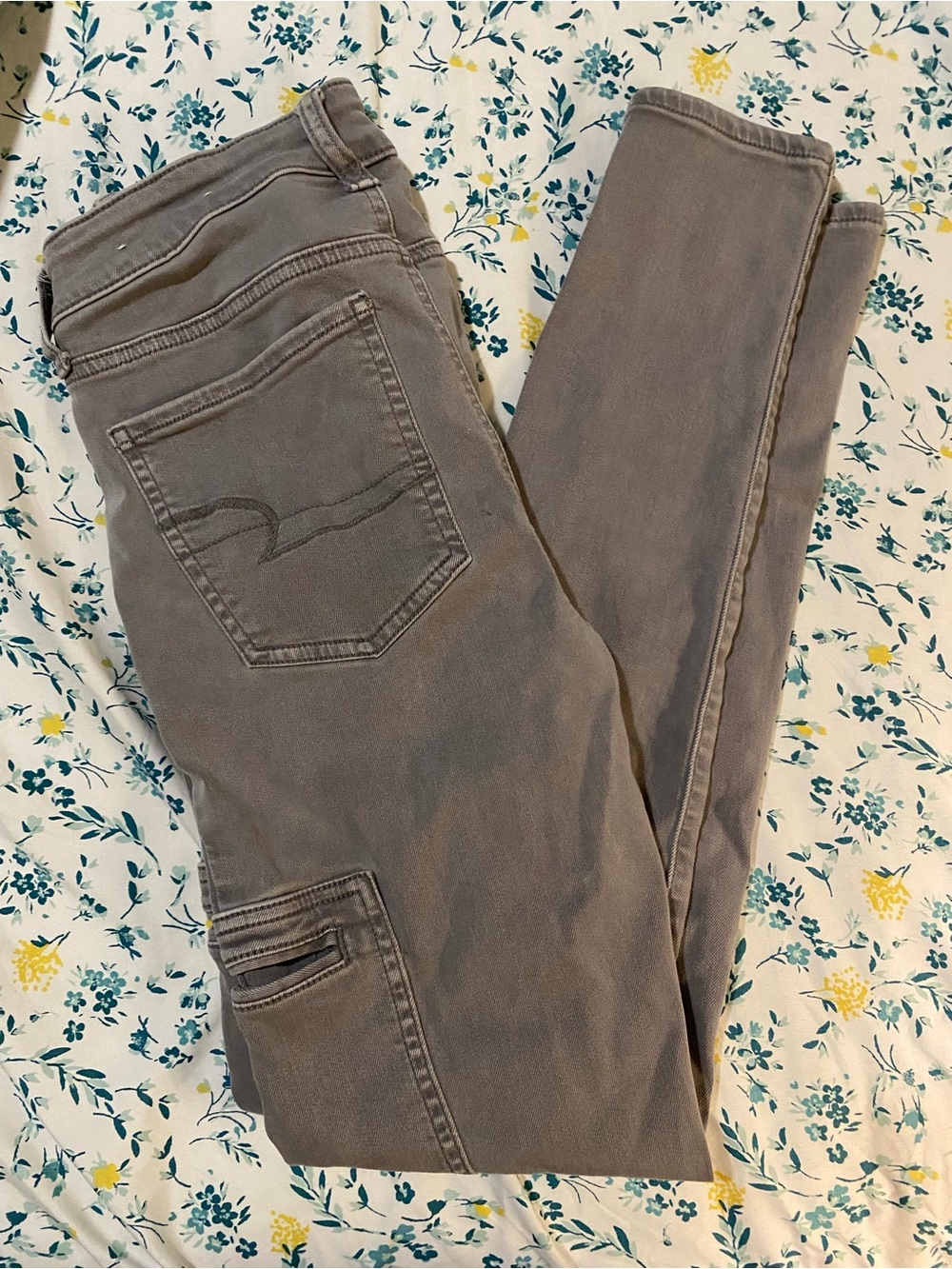 Women’s Gray Slim Jeans - Neutral Gray Stretch Denim- 6 pockets- size 6 - Picture 5 of 7